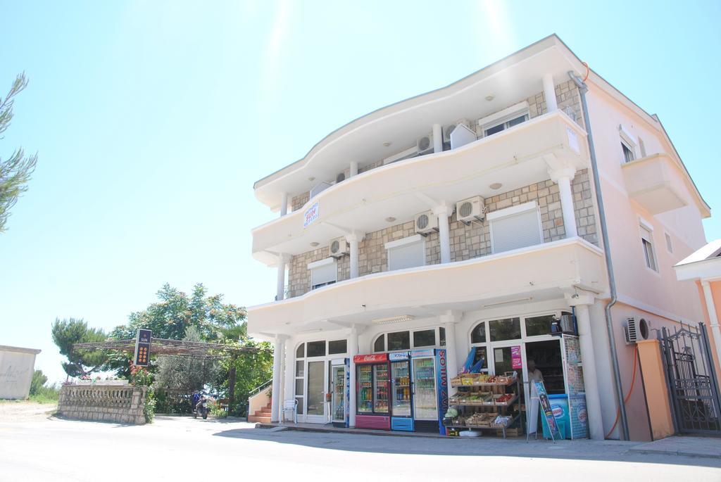 Sun Apartments Ulcinj Esterno foto